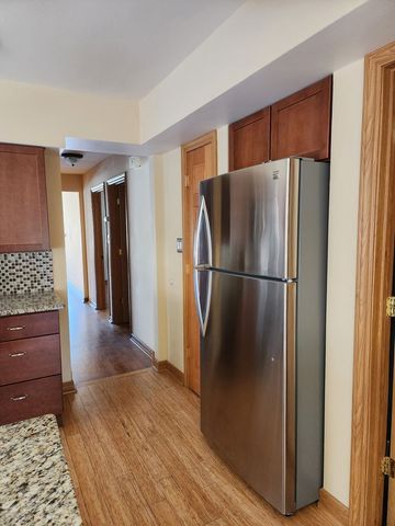 8465 W Berwyn Avenue 1, Chicago, IL 60656
