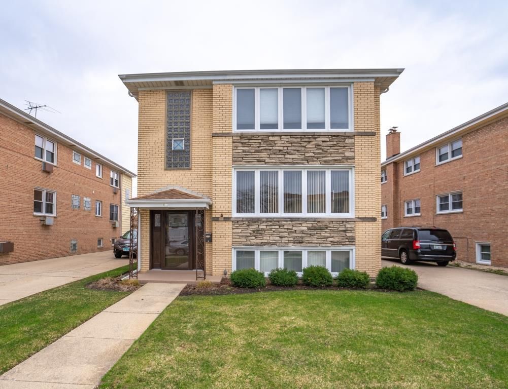 8465 W Berwyn Avenue 1, Chicago, IL 60656