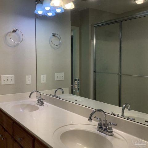 6408 Imperial Dr, Milton, FL 32570
