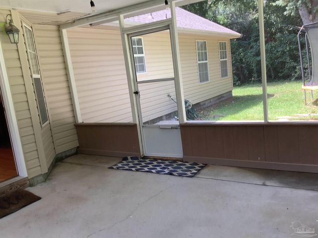 6408 Imperial Dr, Milton, FL 32570