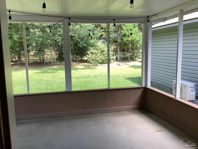 6408 Imperial Dr, Milton, FL 32570