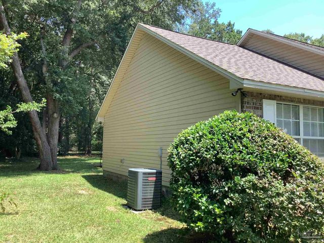 6408 Imperial Dr, Milton, FL 32570