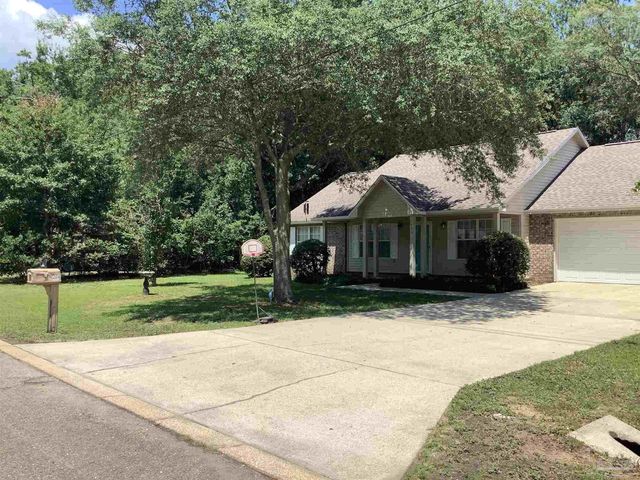 6408 Imperial Dr, Milton, FL 32570