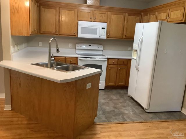 6408 Imperial Dr, Milton, FL 32570
