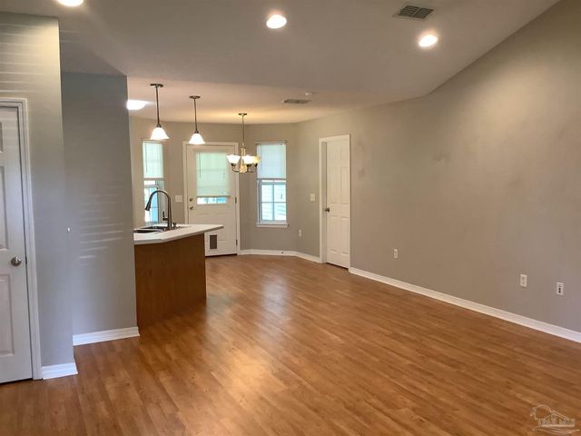 6408 Imperial Dr, Milton, FL 32570