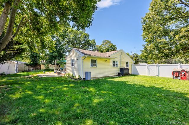 1023 Udall Road, Bay Shore, NY 11706