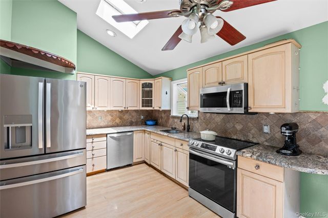 1023 Udall Road, Bay Shore, NY 11706