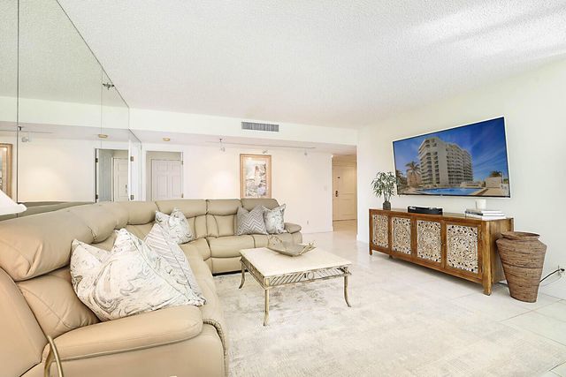 2917 S Ocean Boulevard 405, Highland Beach, FL 33487