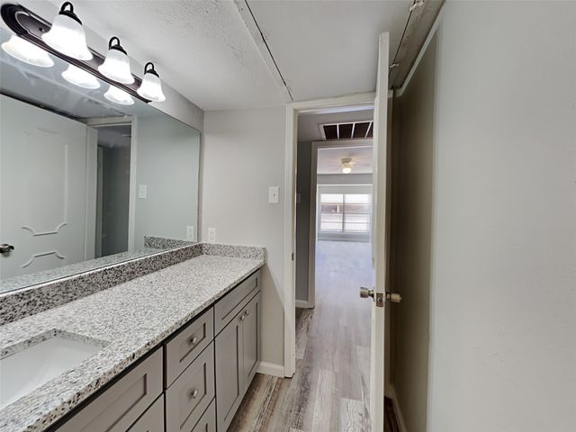 10590 High Hollows Drive 287, Dallas, TX 75230