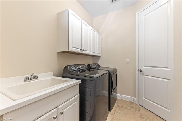 8613 Big Mangrove DR, Fort Myers, FL 33908