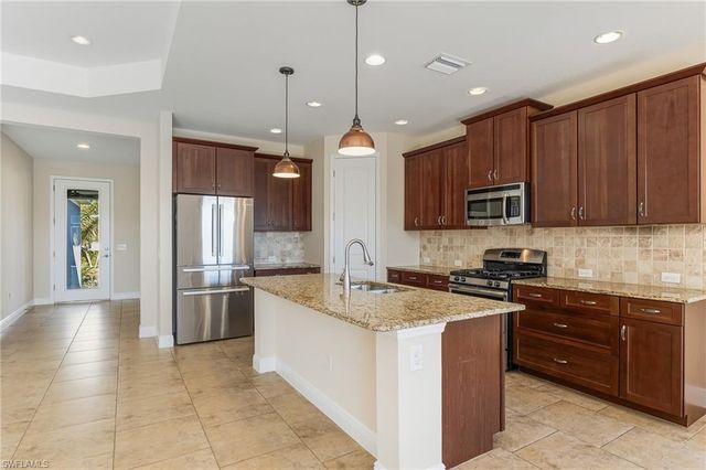 8613 Big Mangrove DR, Fort Myers, FL 33908