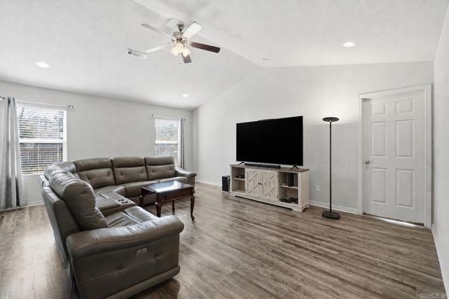 34 Bobby Circle, Cabot, AR 72023
