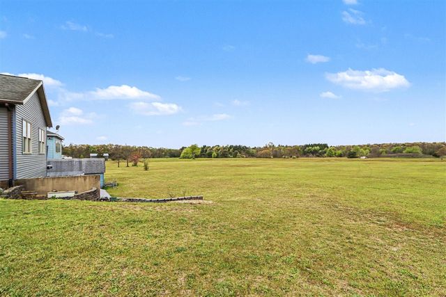 32282 64th Avenue, Lawton, MI 49065