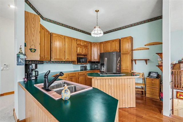 32282 64th Avenue, Lawton, MI 49065