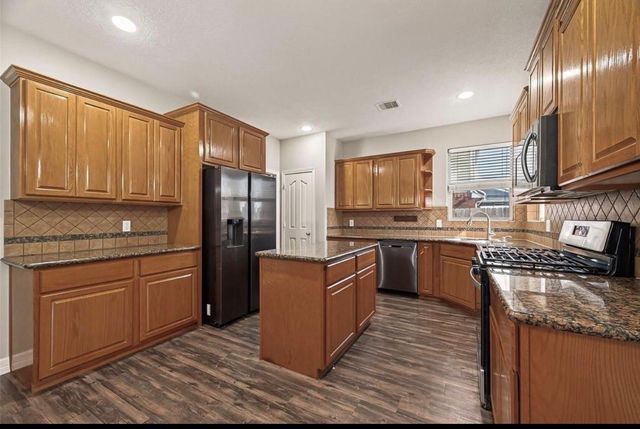 14006 Martinique Lane, Mont Belvieu, TX 77523