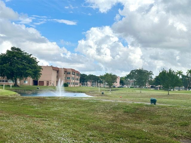 9821 Sunrise Lakes Boulevard 303, Sunrise, FL 33322