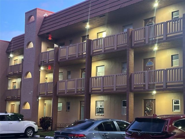 9821 Sunrise Lakes Boulevard 303, Sunrise, FL 33322