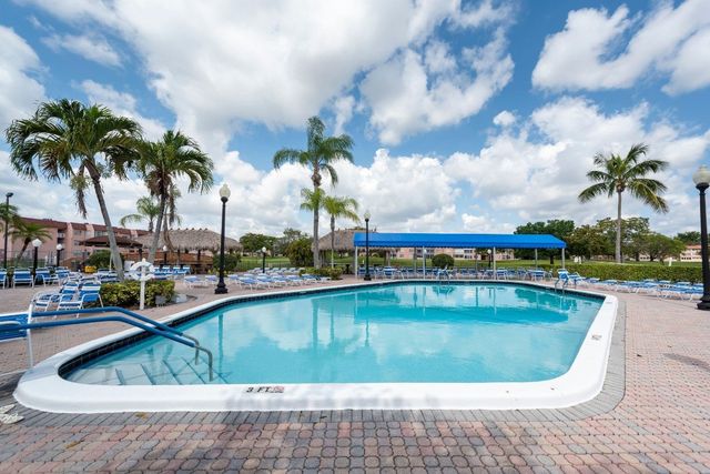 9821 Sunrise Lakes Boulevard 303, Sunrise, FL 33322