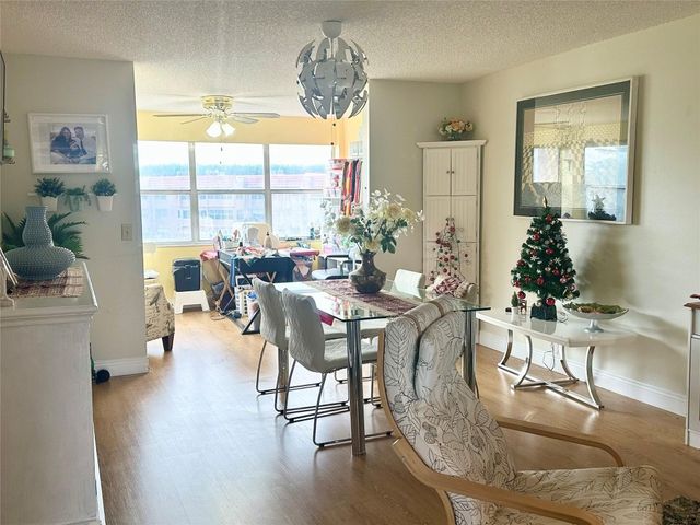 9821 Sunrise Lakes Boulevard 303, Sunrise, FL 33322