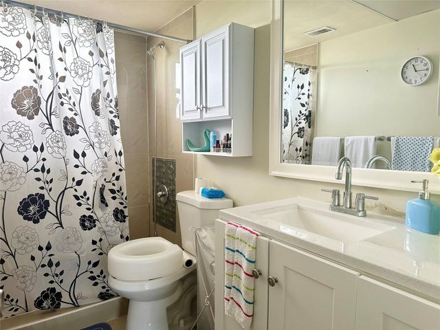 9821 Sunrise Lakes Boulevard 303, Sunrise, FL 33322