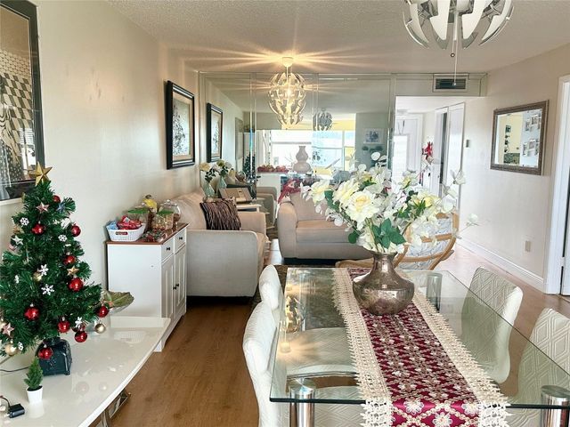 9821 Sunrise Lakes Boulevard 303, Sunrise, FL 33322