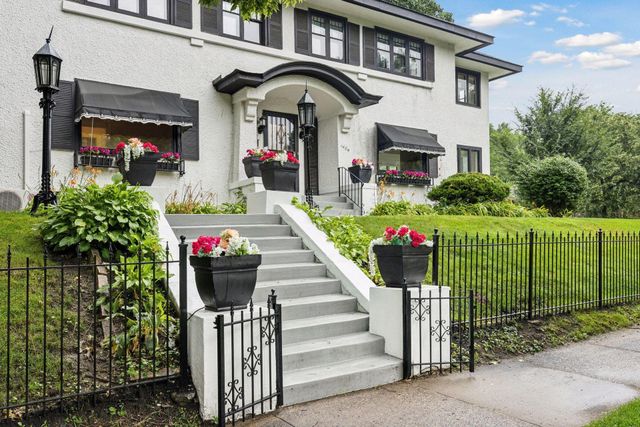 1404 W Franklin Avenue, Minneapolis, MN 55405