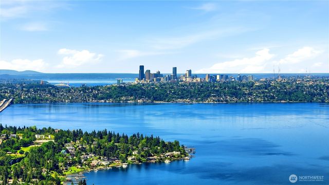2521 103 Avenue SE, Bellevue, WA 98004