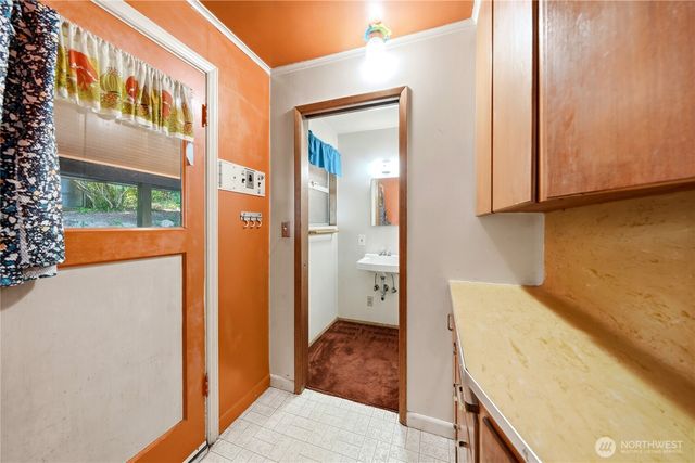 2521 103 Avenue SE, Bellevue, WA 98004