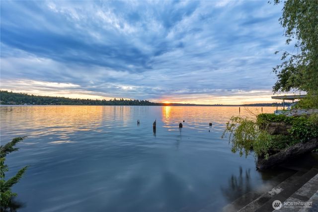 2521 103 Avenue SE, Bellevue, WA 98004