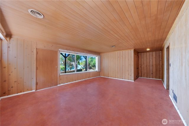2521 103 Avenue SE, Bellevue, WA 98004