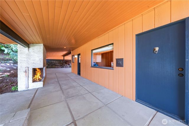 2521 103 Avenue SE, Bellevue, WA 98004