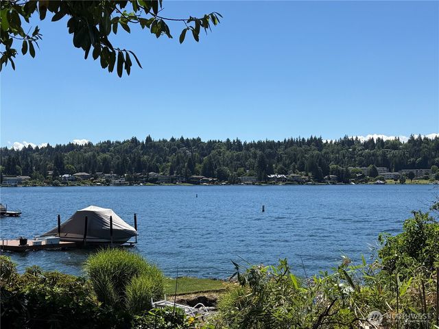 2521 103 Avenue SE, Bellevue, WA 98004