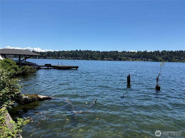 2521 103 Avenue SE, Bellevue, WA 98004