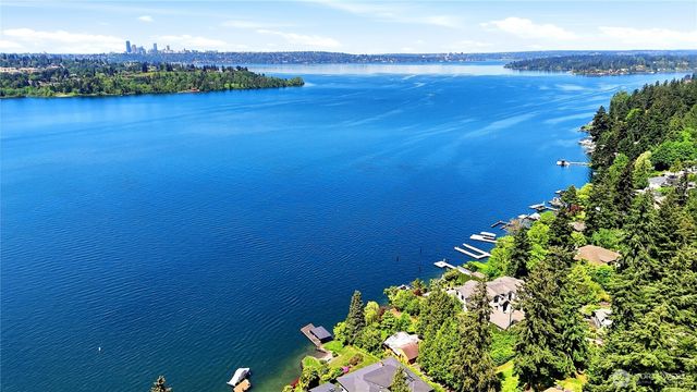 2521 103 Avenue SE, Bellevue, WA 98004