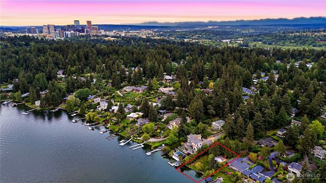 2521 103 Avenue SE, Bellevue, WA 98004