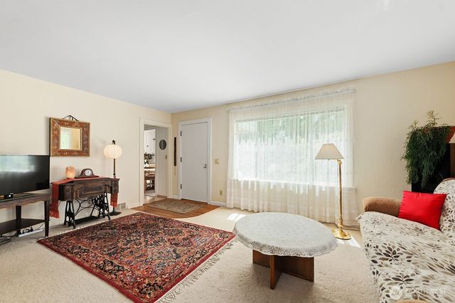 236 SW 131st Street, Burien, WA 98146