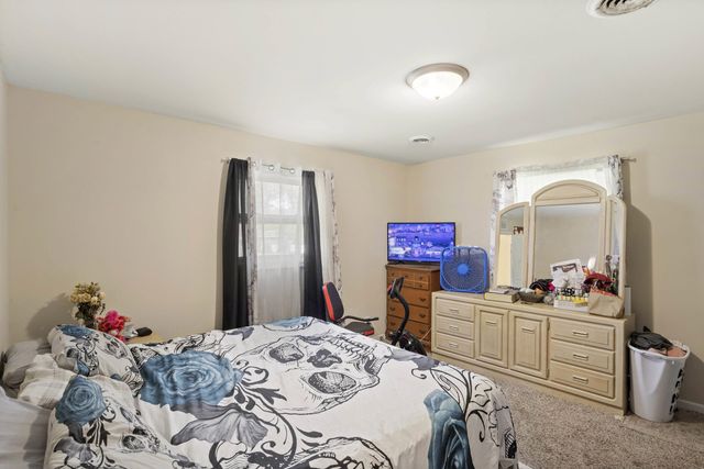 2957 County Line Road, Portage, IN 46368