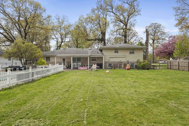 2957 County Line Road, Portage, IN 46368