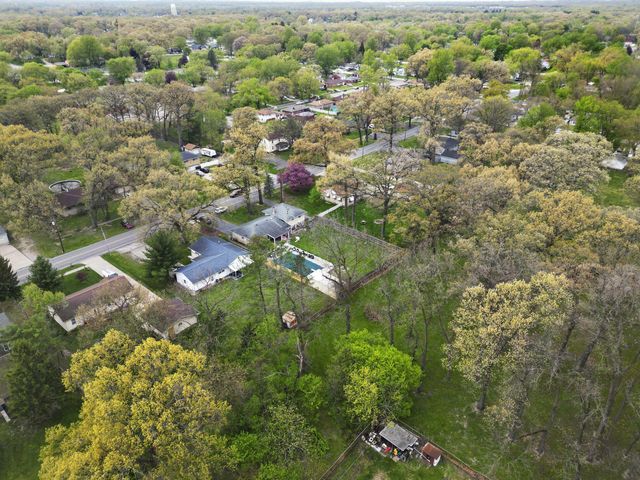 2957 County Line Road, Portage, IN 46368