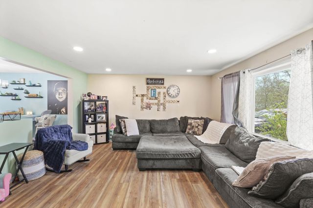 2957 County Line Road, Portage, IN 46368