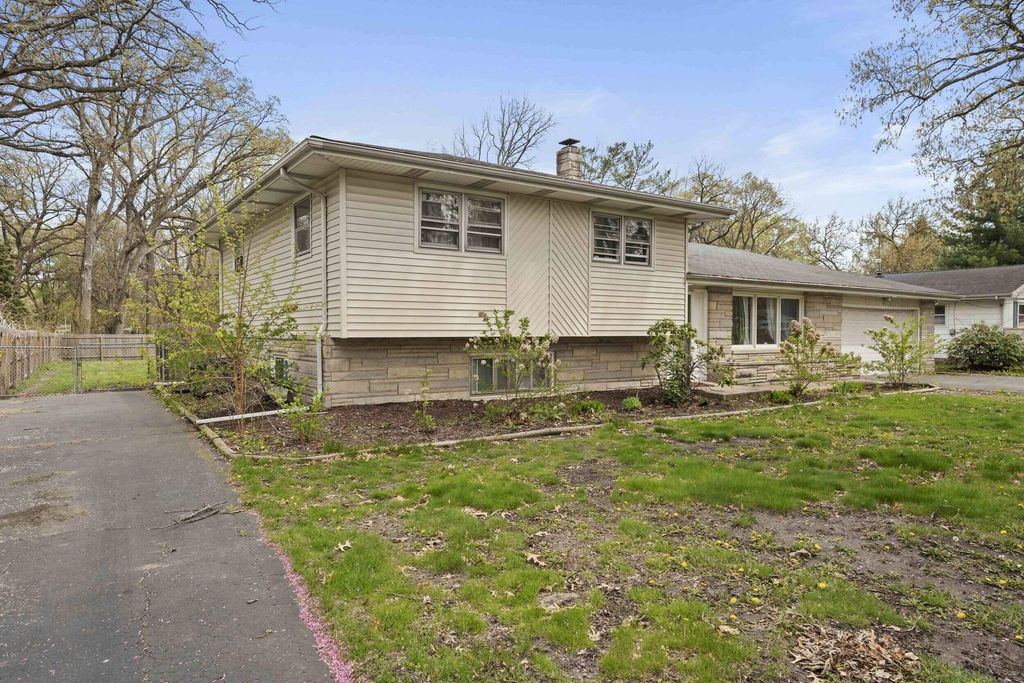 2957 County Line Road, Portage, IN 46368