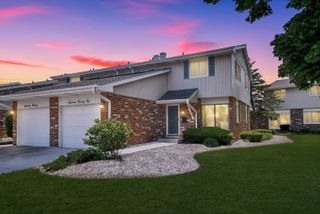1696 Darwin Court, Wheaton, IL 60189