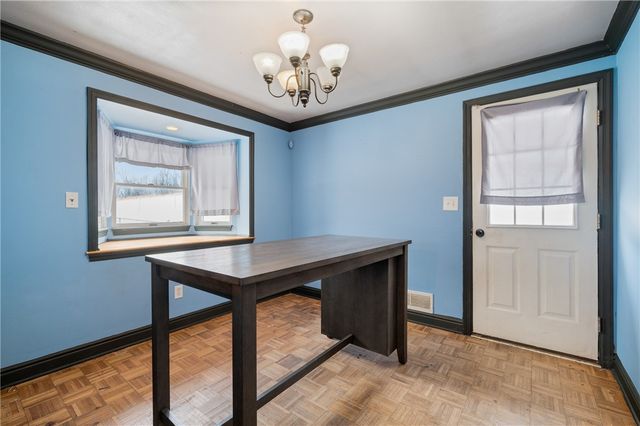 718 Old Hickory Ridge Rd, Chartiers, PA 15301