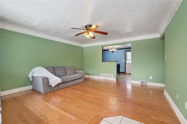 718 Old Hickory Ridge Rd, Chartiers, PA 15301