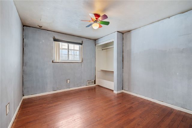 718 Old Hickory Ridge Rd, Chartiers, PA 15301