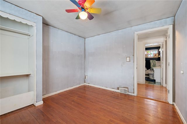 718 Old Hickory Ridge Rd, Chartiers, PA 15301