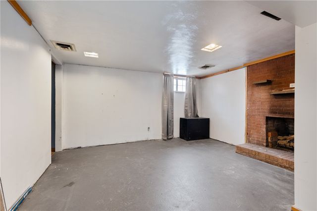 718 Old Hickory Ridge Rd, Chartiers, PA 15301