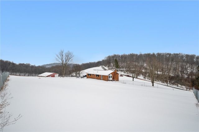 718 Old Hickory Ridge Rd, Chartiers, PA 15301