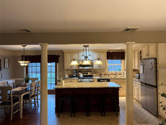 8 Briar Lane, Wappingers Falls, NY 12590