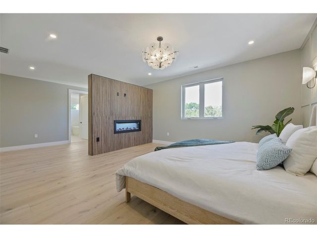 2225 S Dexter St, Denver, CO 80222
